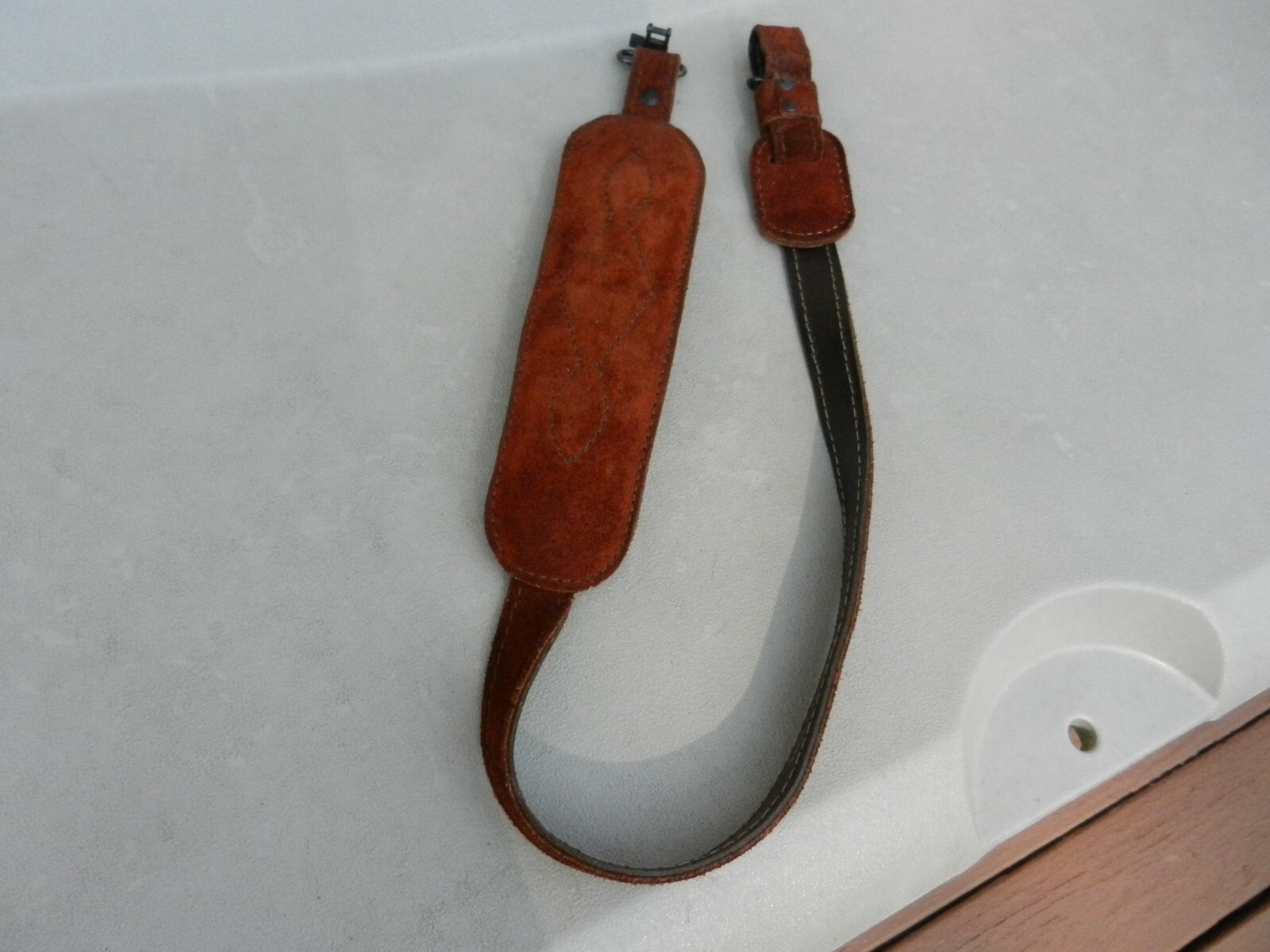 AA & E leather Craft Suede leather Paded Rifle Sling W/ Swivels Adjustable Used