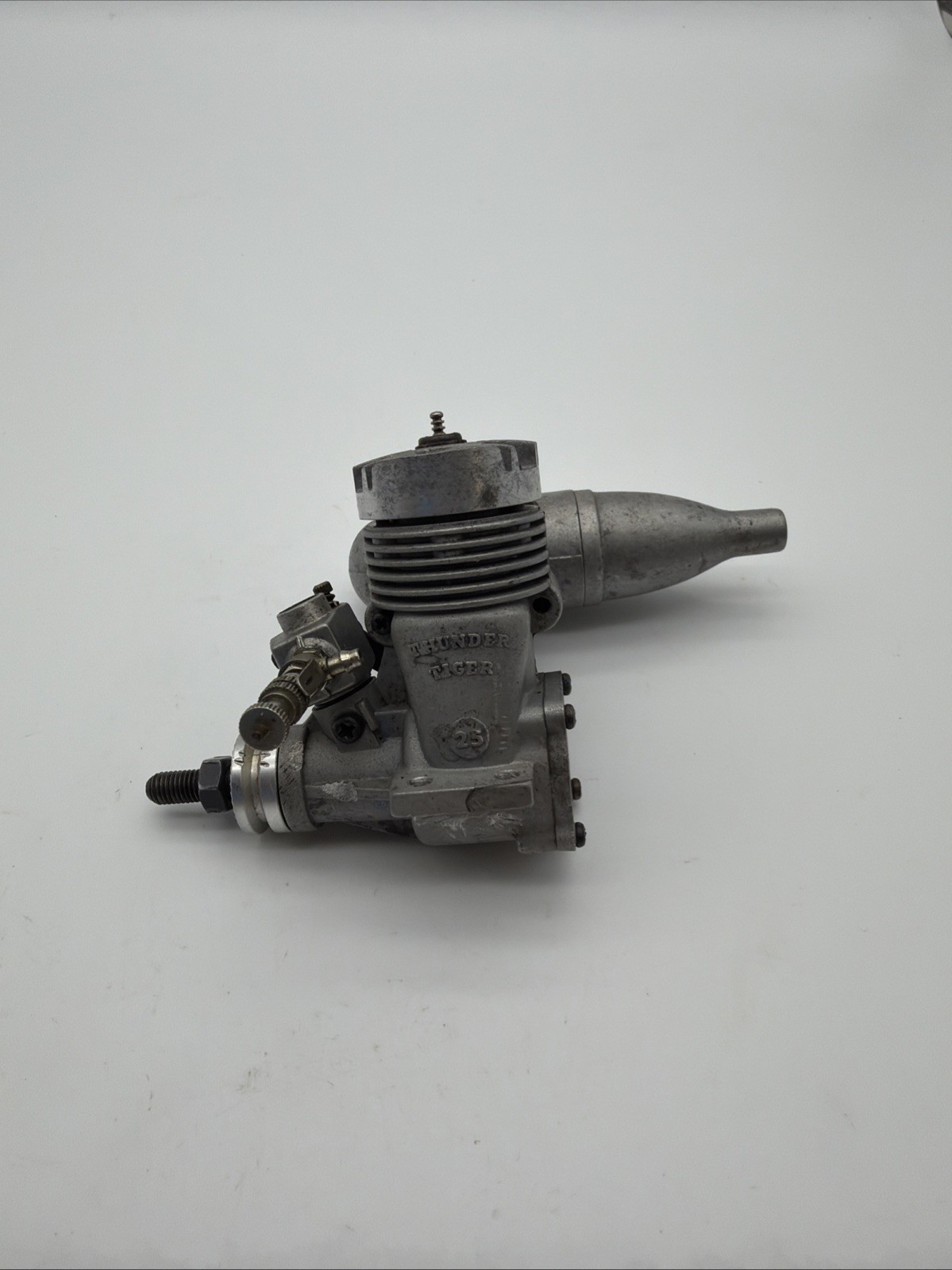 Vintage Thunder Tiger 25 RC model airplane engine M16