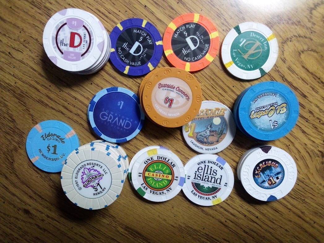 $1 CASINO CHIP - YOU PICK THE ONE YOU WANT - LAS VEGAS - RENO - NEVADA - D TO E