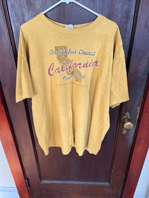 2009 The Dead Summer Tour Lot Tee. 2XL Grateful Dead