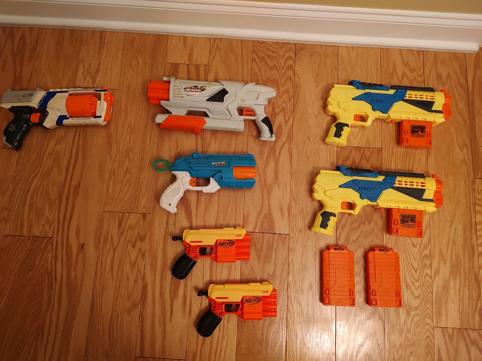 NERF Elite, Alpha Strike, Buzz Bee Lot of 7 Dart Blasters w/ extra Magazines