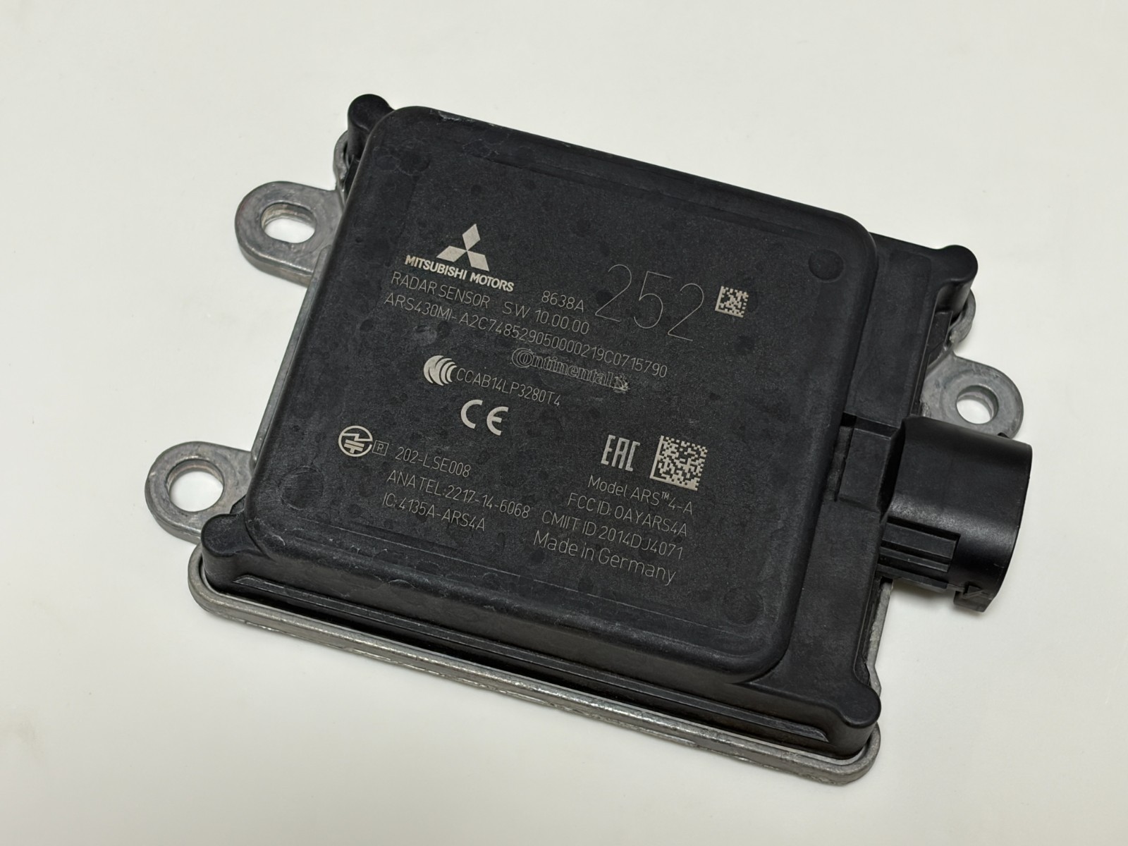 8638A252 Mitsubishi Geunine Eclipse Cross Distronic Sensor Radar OEM