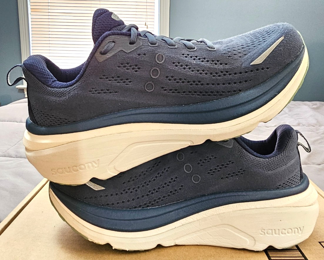 Saucony® (Men's 8.5 WIDE) Hurricane™ 25 Running Shoes in Dusk/Iceberg - $170