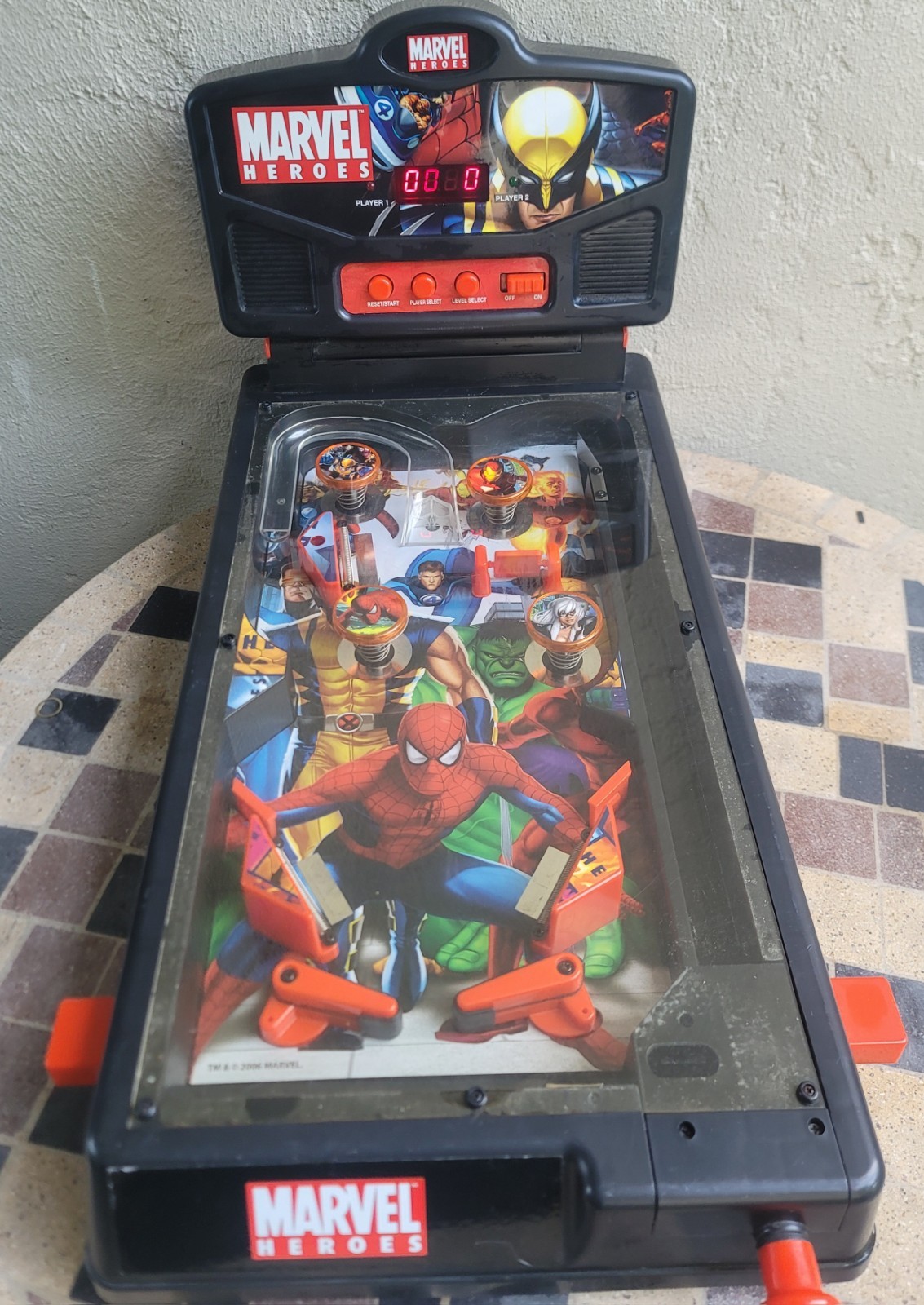 Marvel Heroes 2006 Table-Top Mini Pinball Machine WORKS 19" Play Area