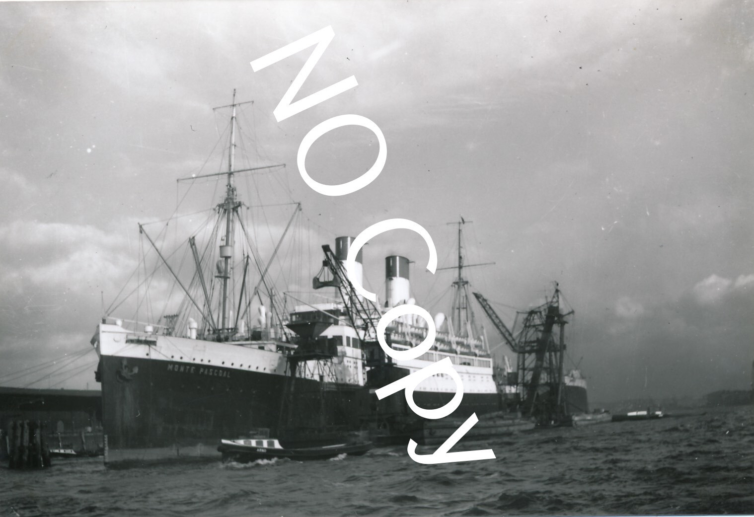 Photo PK - Ship M.S. MONTE PASCOAL X75