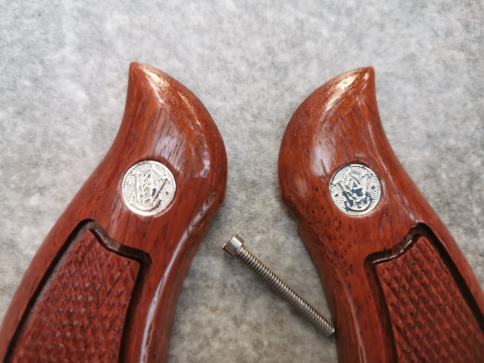 RETRO MAGNA GRIPS FOR S&W K/L FRAME SQUARE BUTT SMITH & WESSON # RANDOM 3