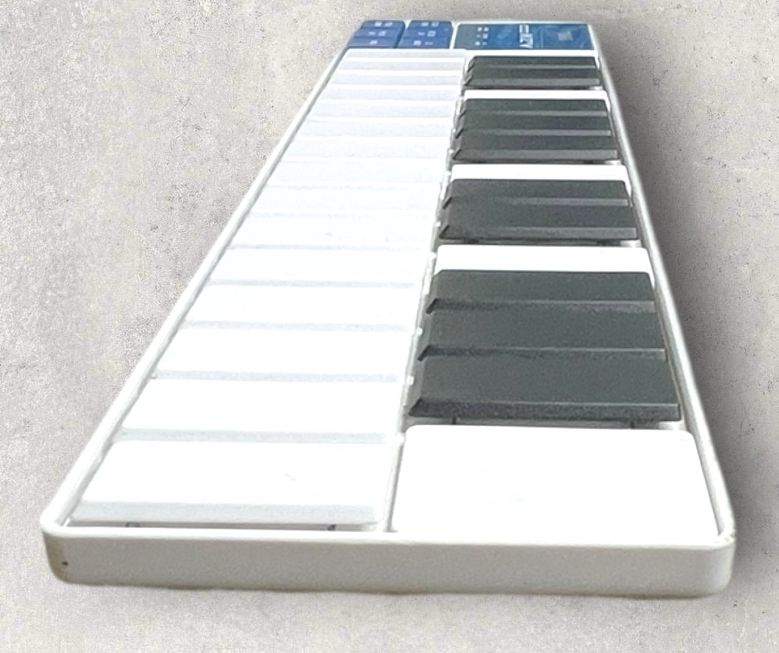 Korg nanoKEY 1st Generation USB MIDI Portable Controller Tested & Works