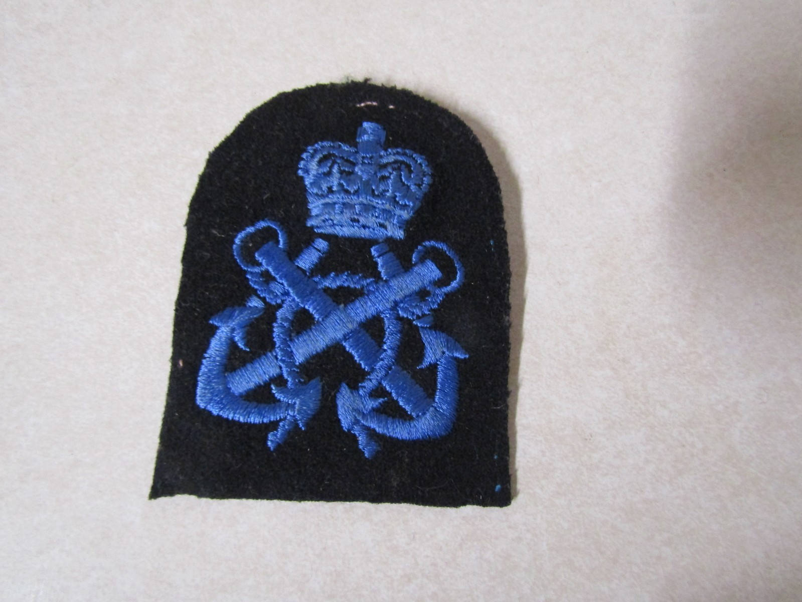 MILITARY PATCH UNSURE FOREIGN ROYAL CANADIAN NAVY PETTY OFFICER BLUE ON BLACK