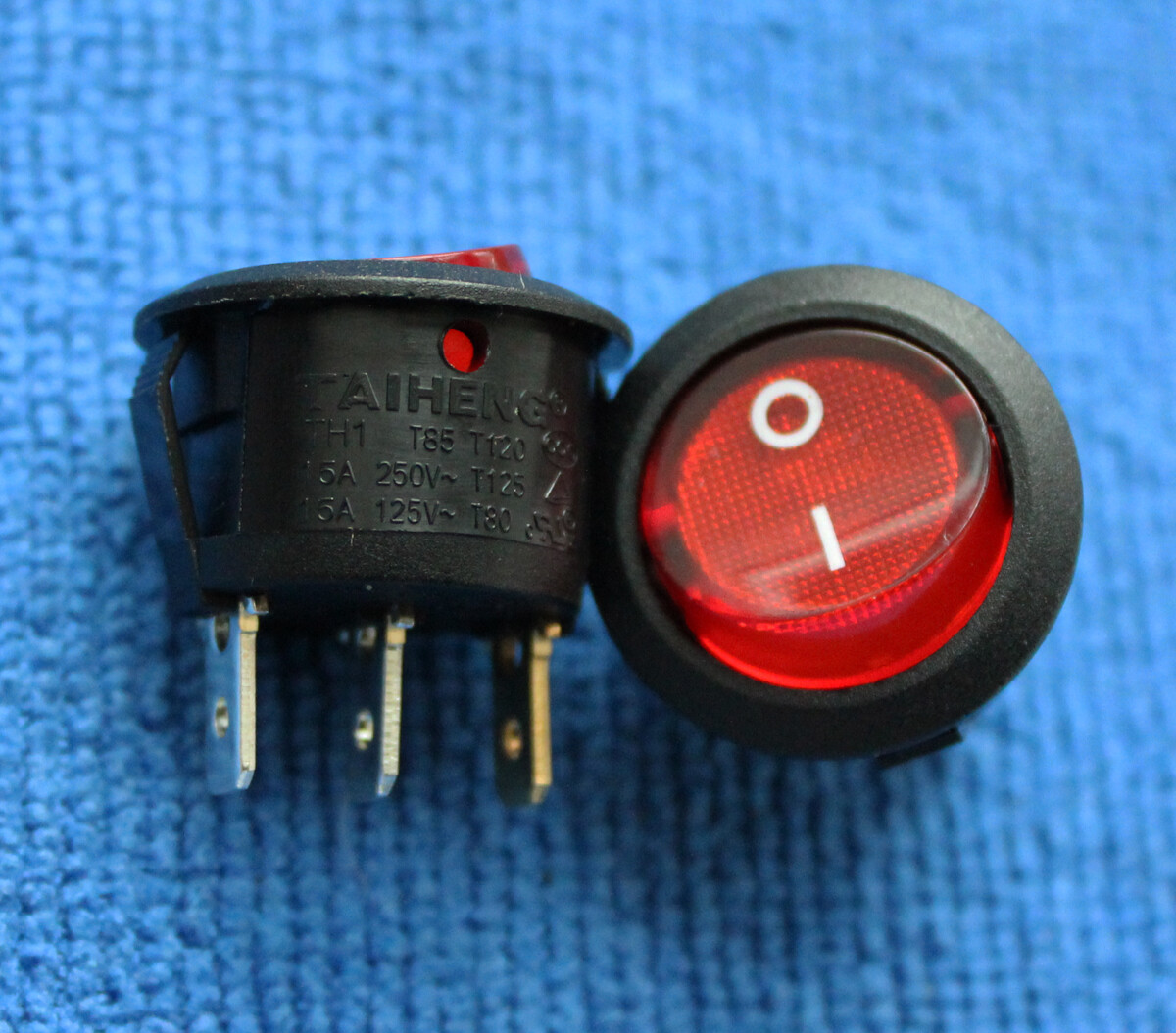 1pcs TAIHENG TH1 T85 TH1 T85 T120 Red Lamp Rocker Switch 15A 125/250VAC 3 Pins