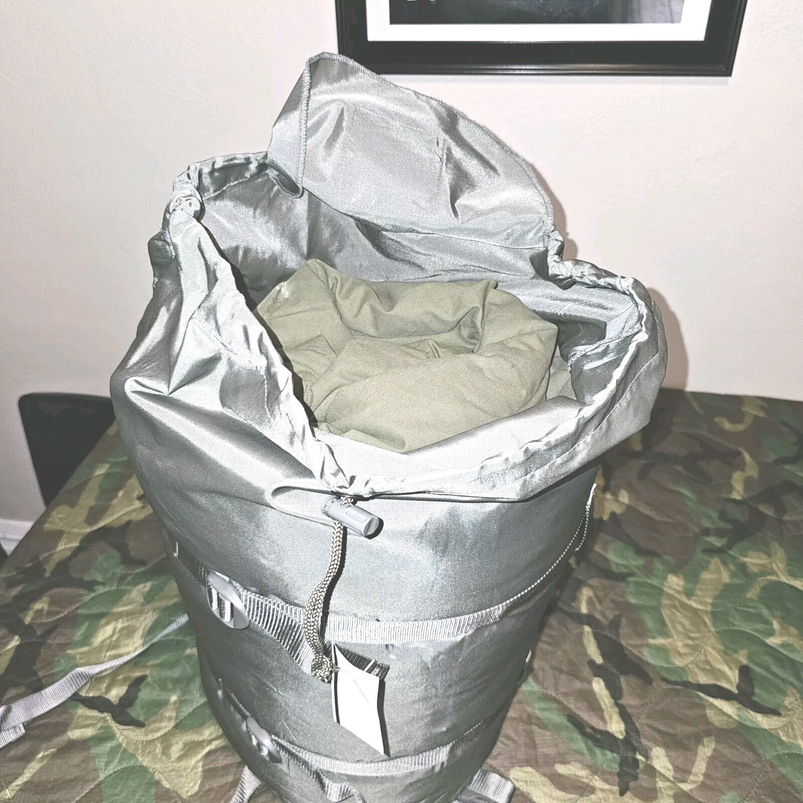 Vintage USGI Intermediate Cold Sleeping Bag - NSN: 8465-01-049-0888