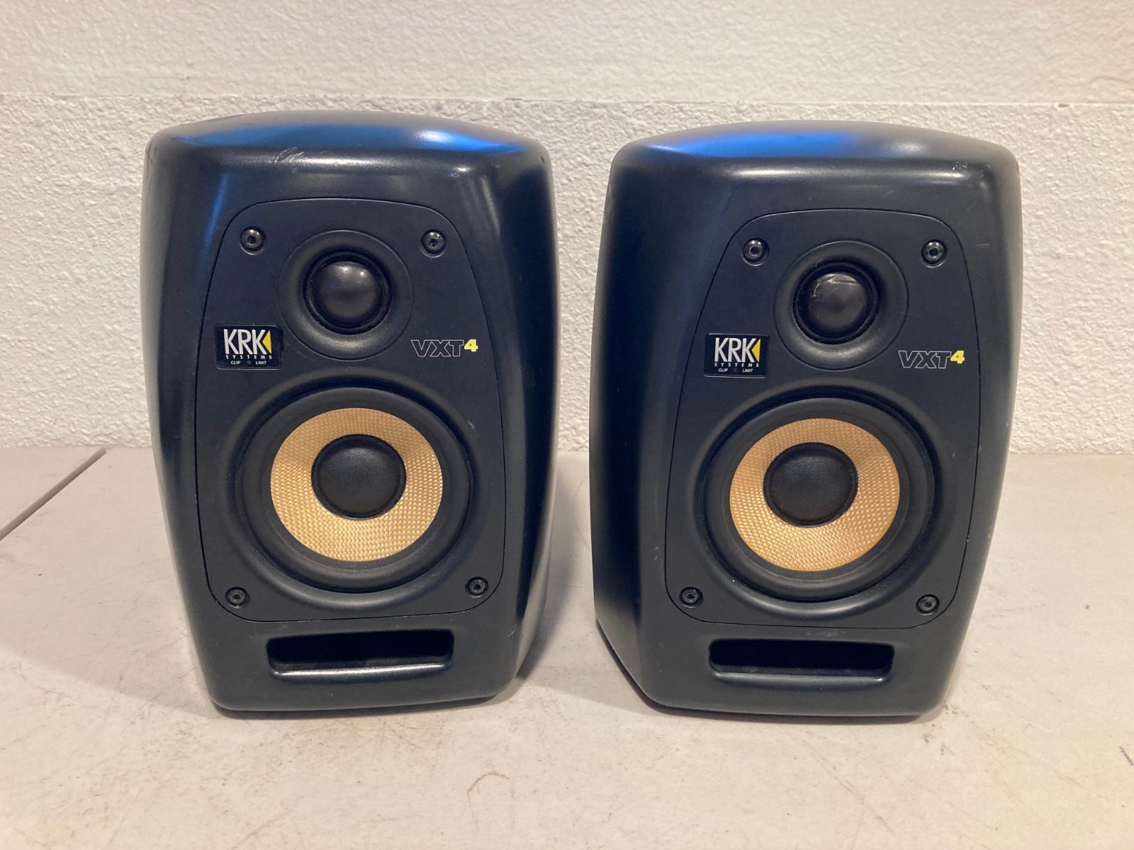 KRK Systems VXT 4 Studio Single Powered Monitor Speakers Professionals Music