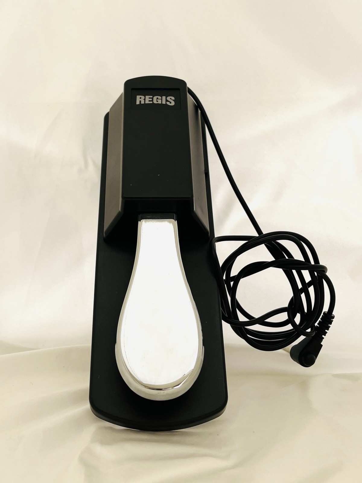 Regis Sustain Pedal for Electronic Keyboards & Piano Expressive Music Chrome
