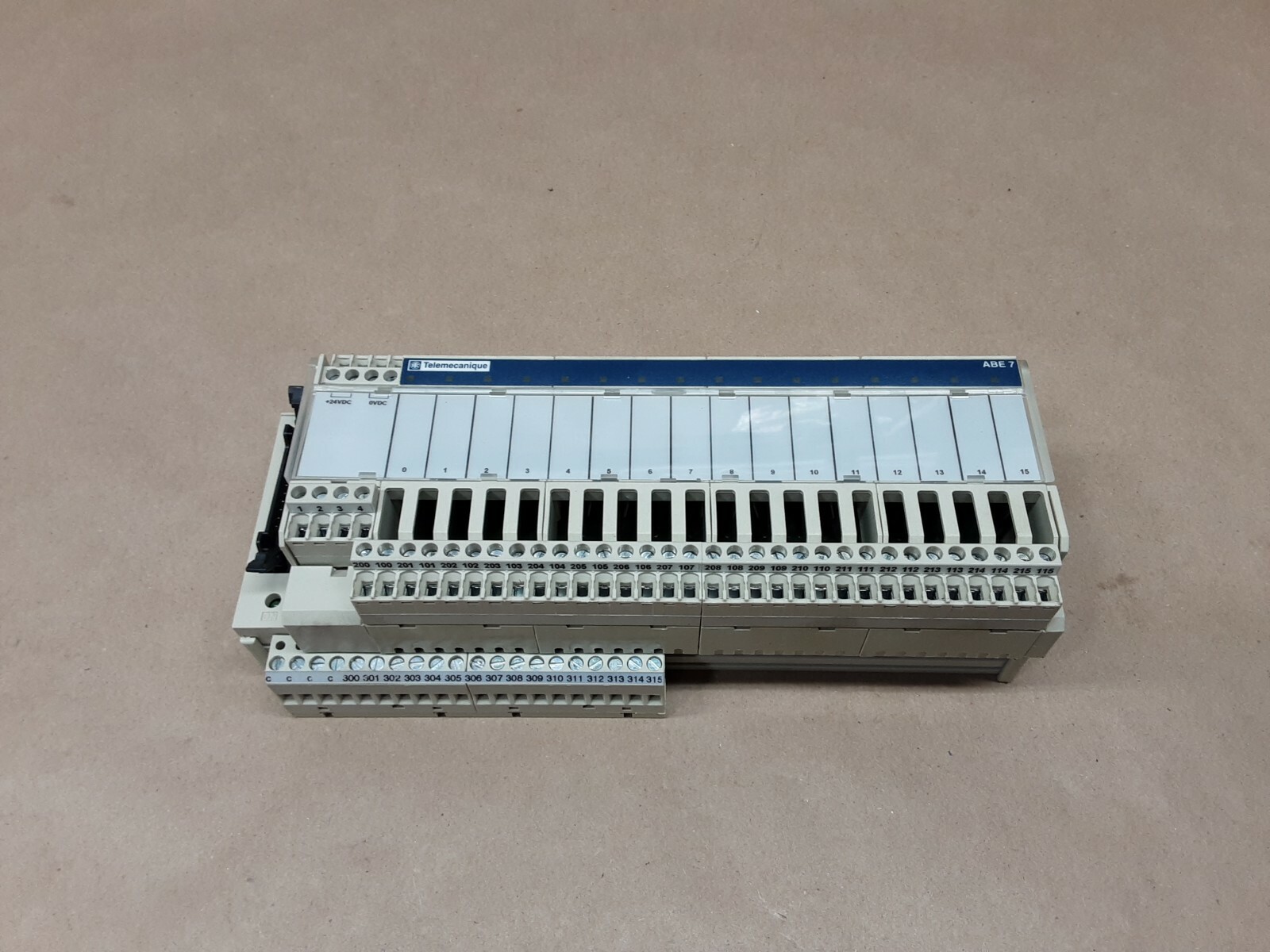 Telemecanique ABE7S16S2B0 Interface Module Connection Solid State #1000B4PR3*KR