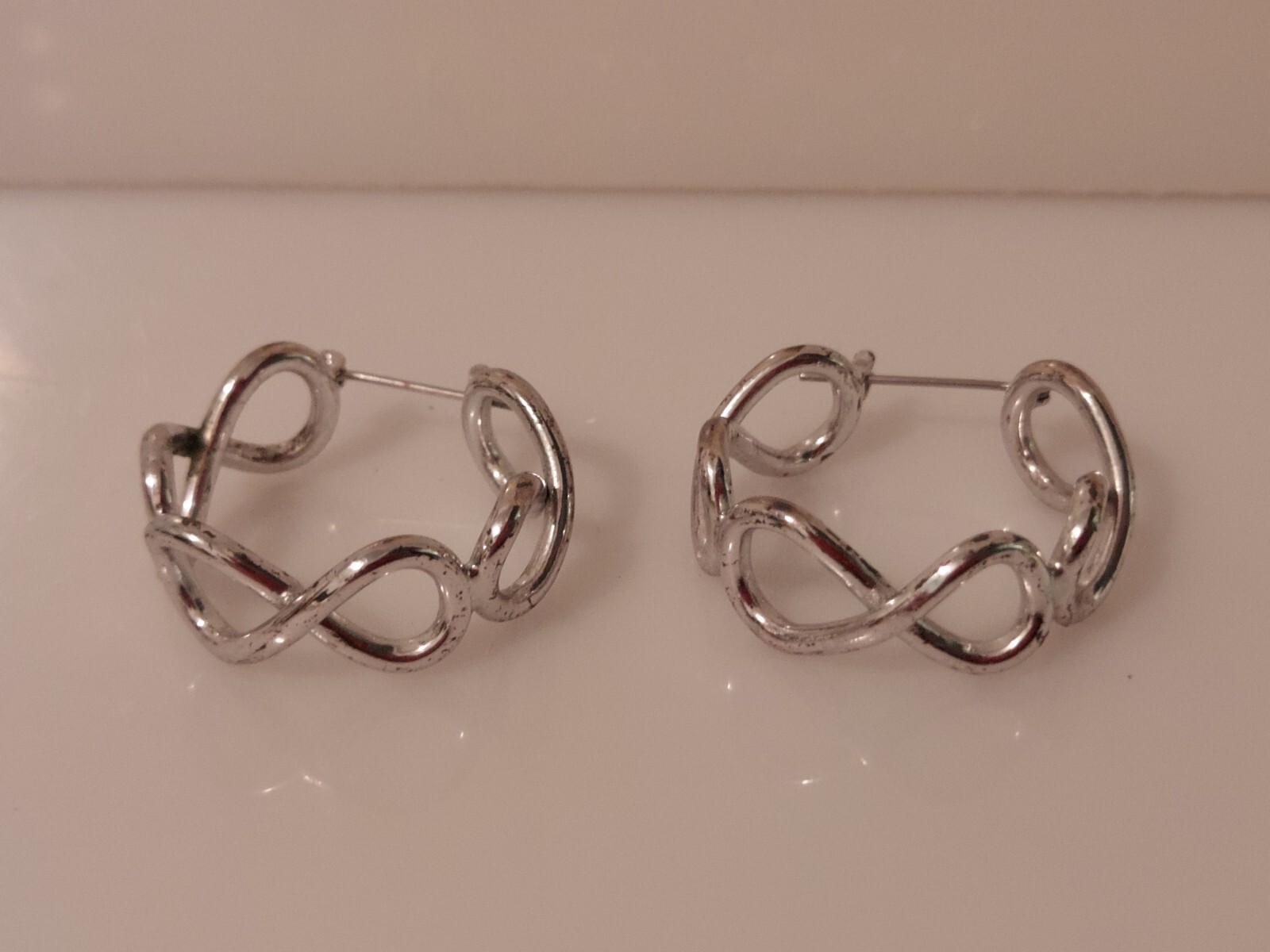 silvertone hoop basketweave post earrings 1"