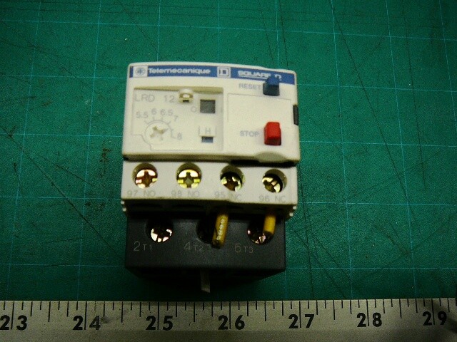 TELEMECANIQUE SQUARE D CONTACTOR B600R300 CLASS 10 5.5 - 8A 690V