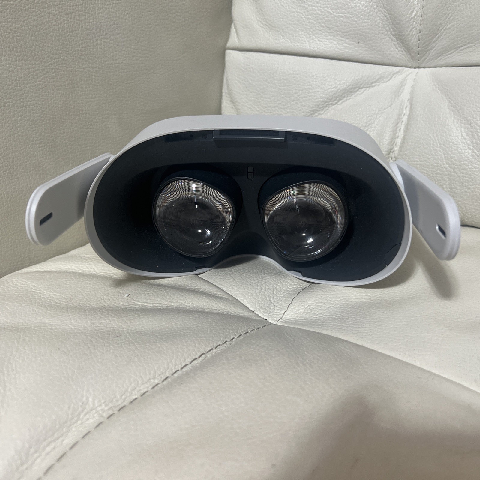 Oculus Meta Quest 2 VR Replacement Headset Only Factory Reset Read Description!