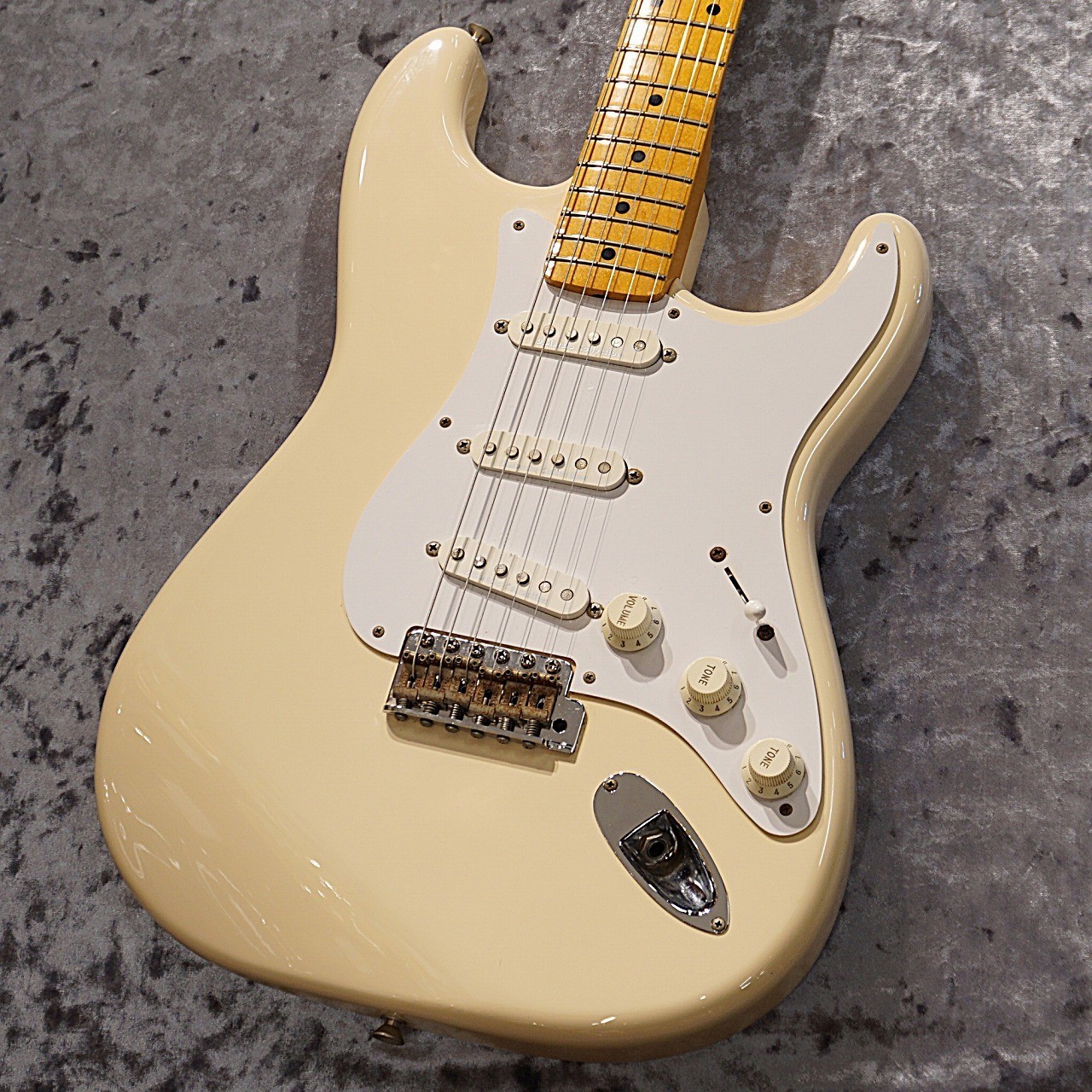 Fender Japan ST57-66 DMC Vintage White (2000s) (no260731)