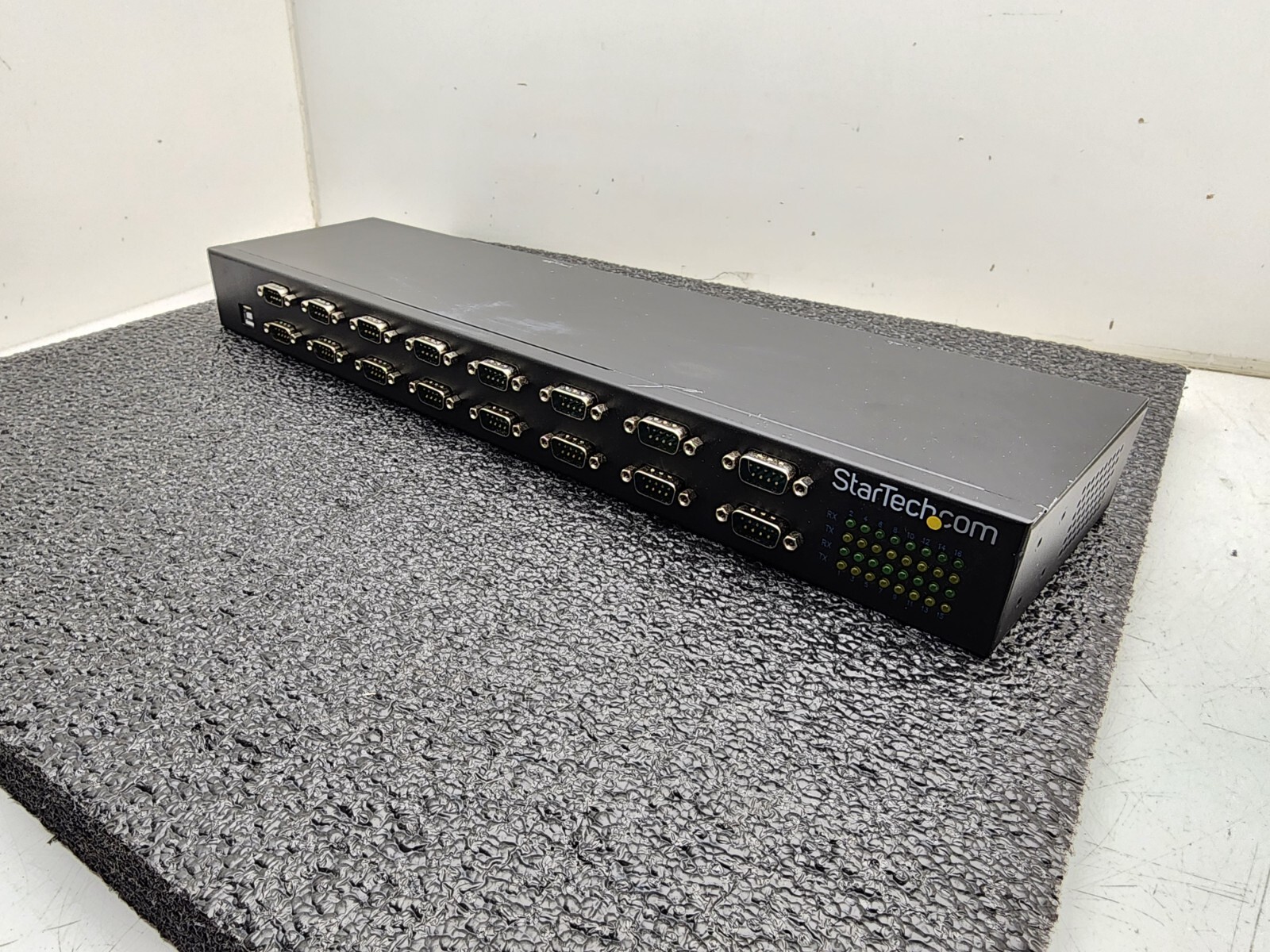 StarTech ICUSB23216F 16-Port FTDI USB B to RS232 Serial Multiplexer COM Adapter