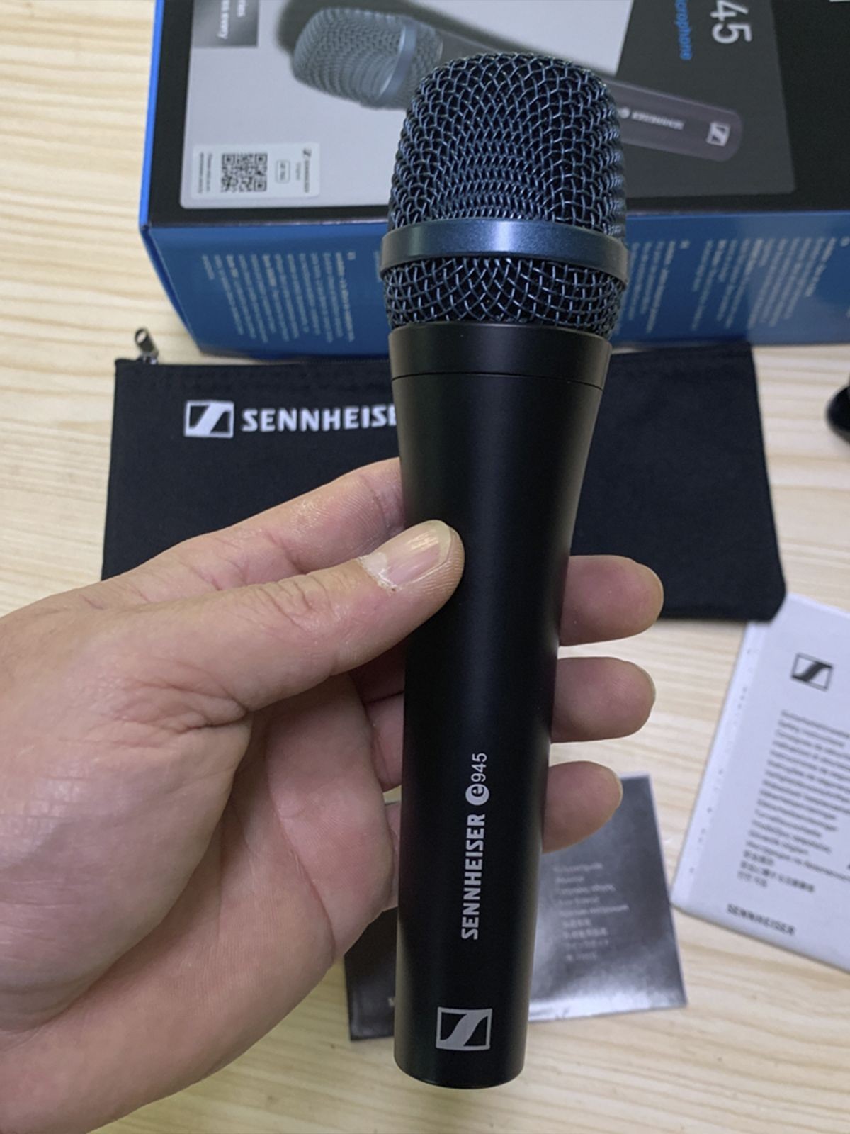 Sennheiser Professional E 945 Dynamic Super-Cardioid Vocal Microphone Wired
