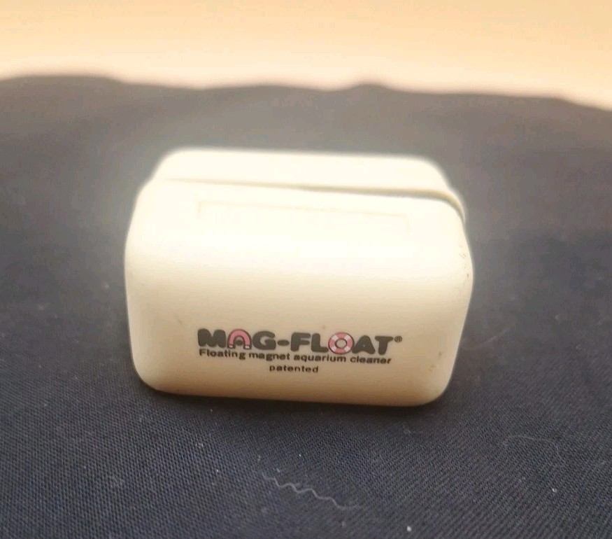 Mag-Float Acrylic Aquarium Cleaner Magnetic-Small (FLOAT-35A)