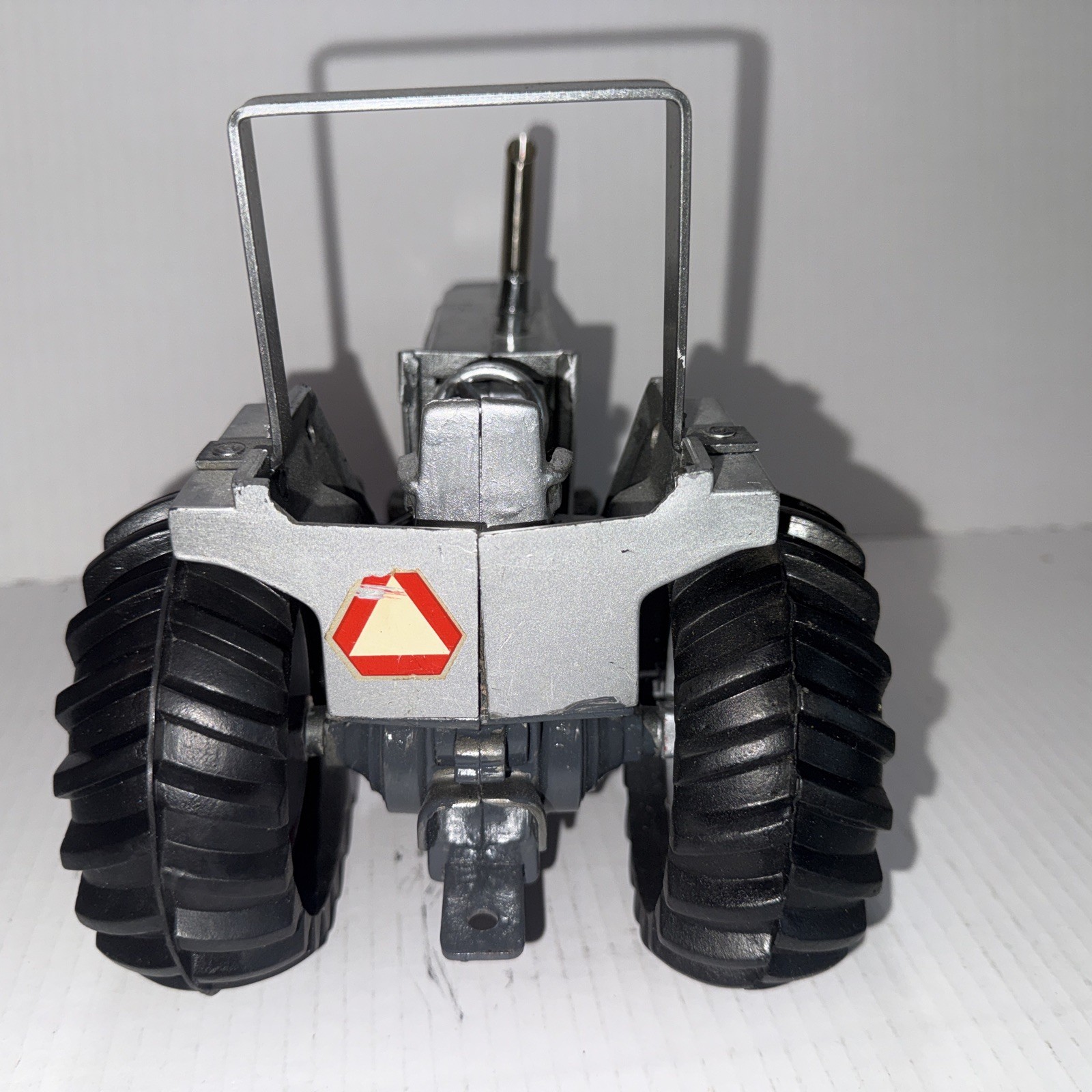 WHITE 185 FIELD BOSS PULLING PULLER TOY TRACTOR 1/16 Scale