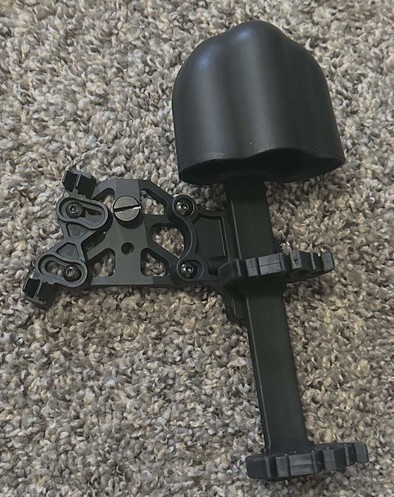 Ravin 3-Arrow Quiver with Mounting Bracket and R470/R500 Crank Handle Holder