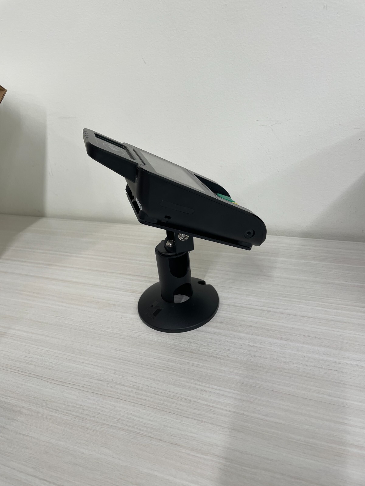 Pax Q30 Stand - Tilts/Swivels - Countertop