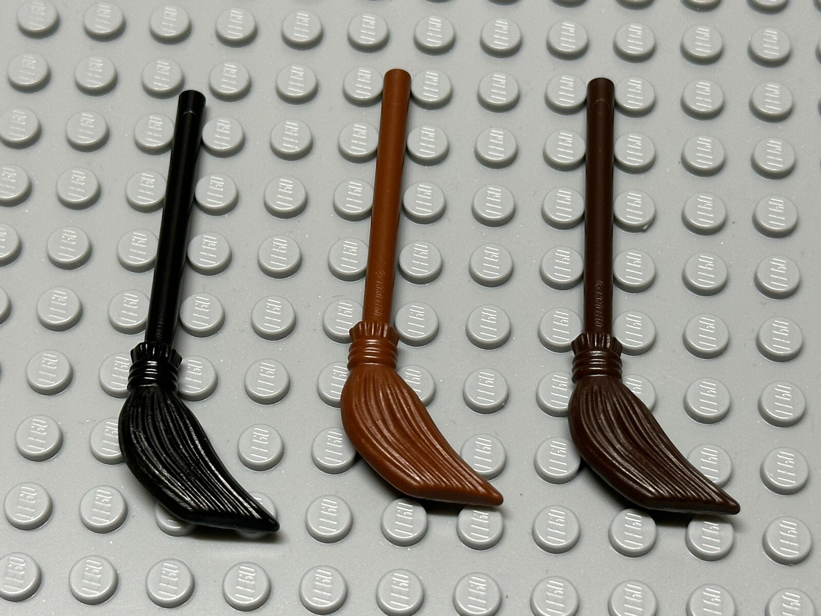 Lego Minifigure Utensil Broom Set