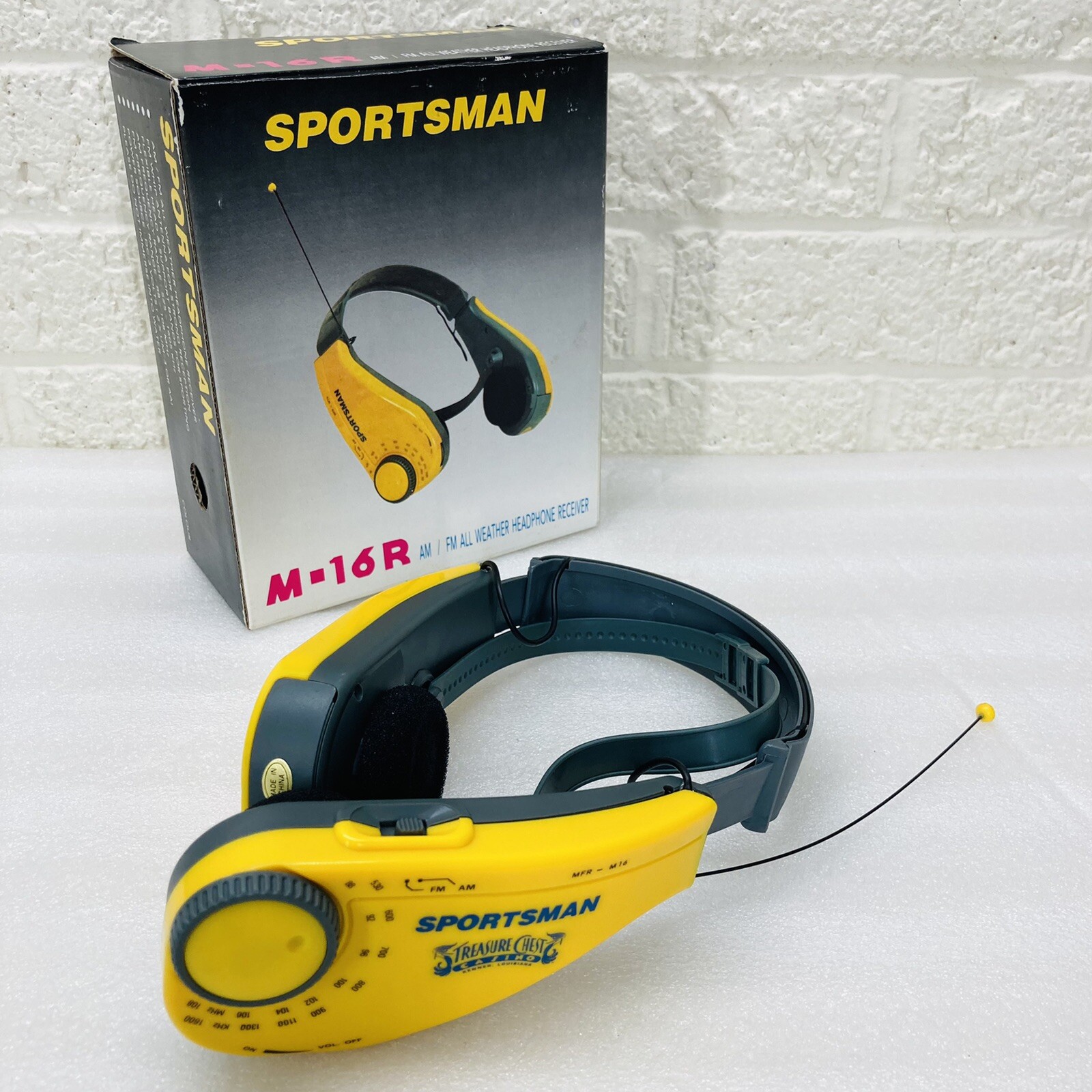 NEW‼ VTG‼ Sportsman AM/FM All Weather Headphones Receiver M-16R Yellow Deadstock