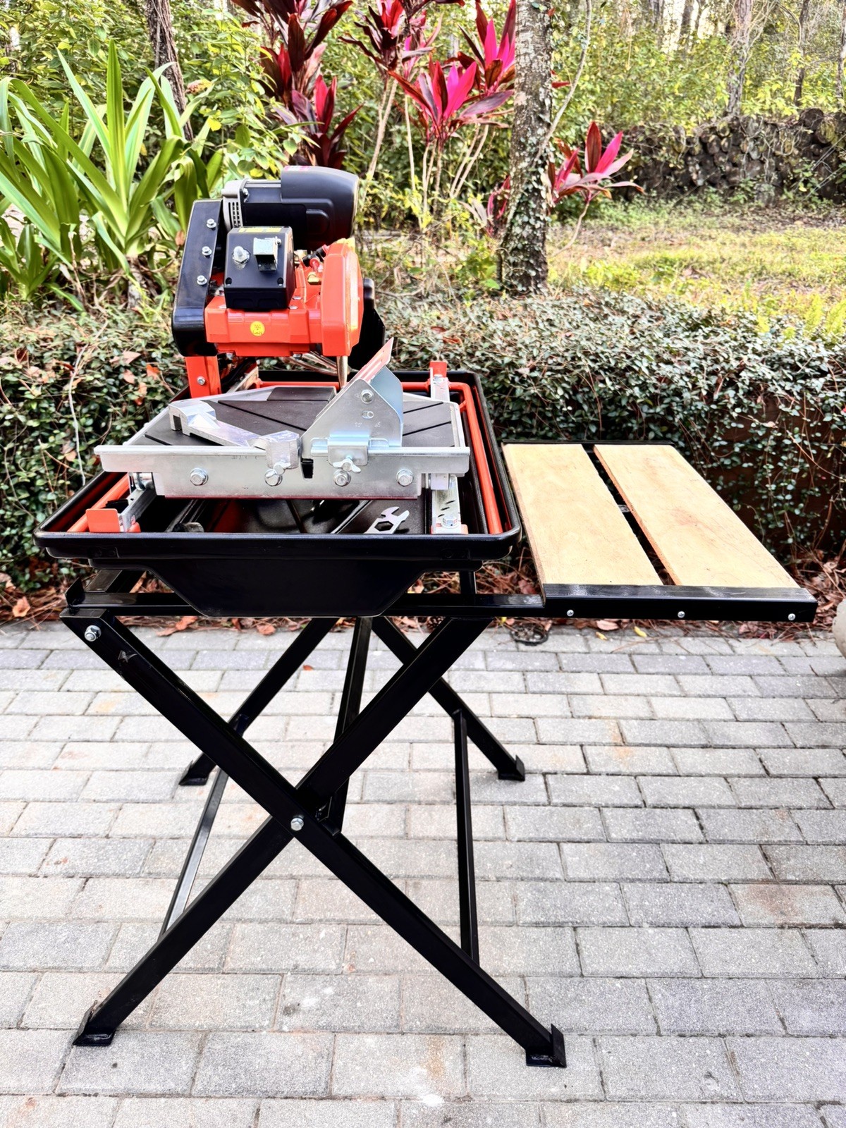 Norton Clipper CTC705 7" Tile Saw with Premium Stand