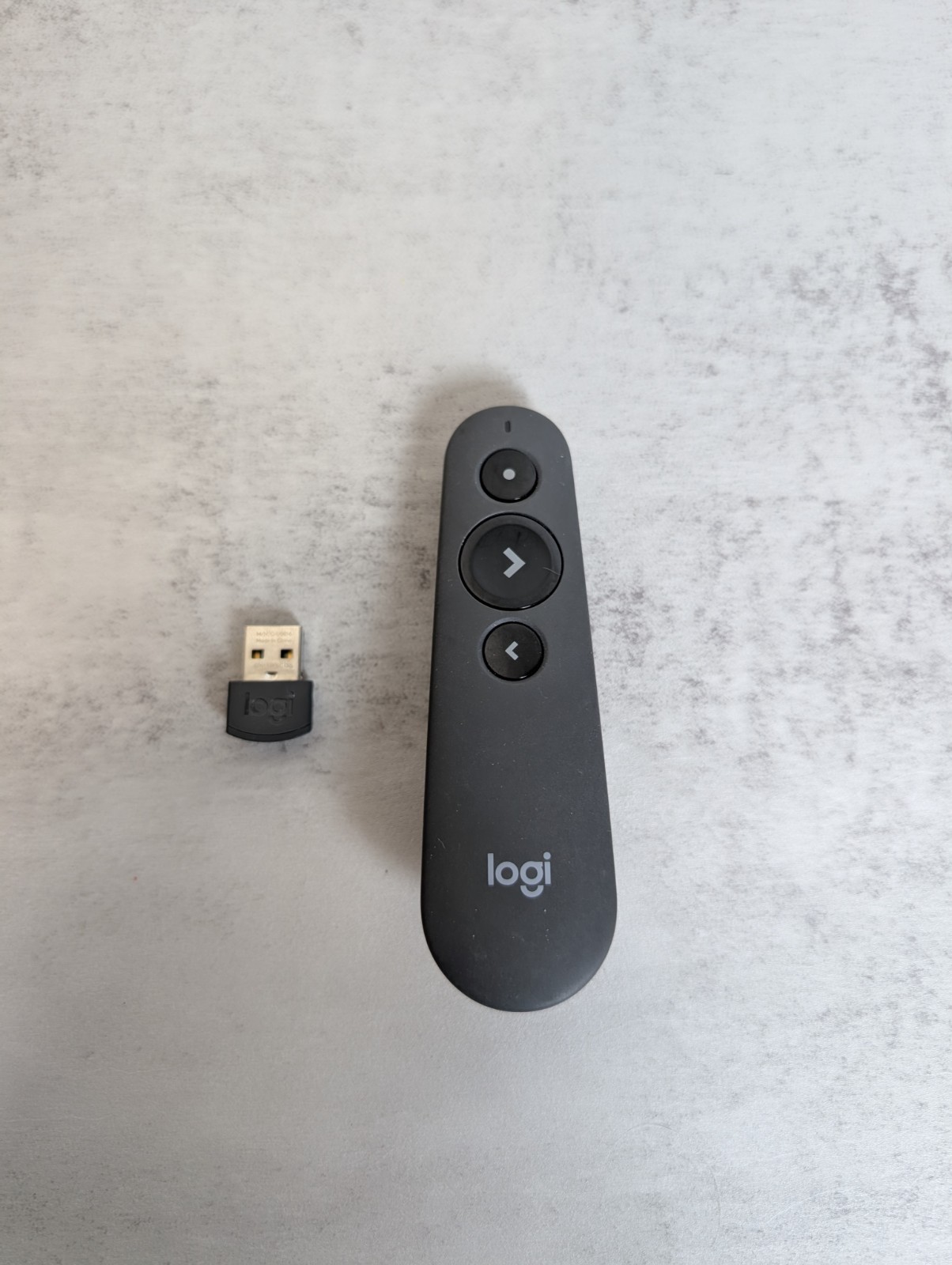 GENUINE Logitech R500 Laser Presentation Remote, Gray RR0015