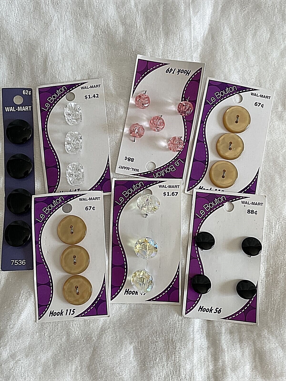 New Carded Buttons/Set of 7