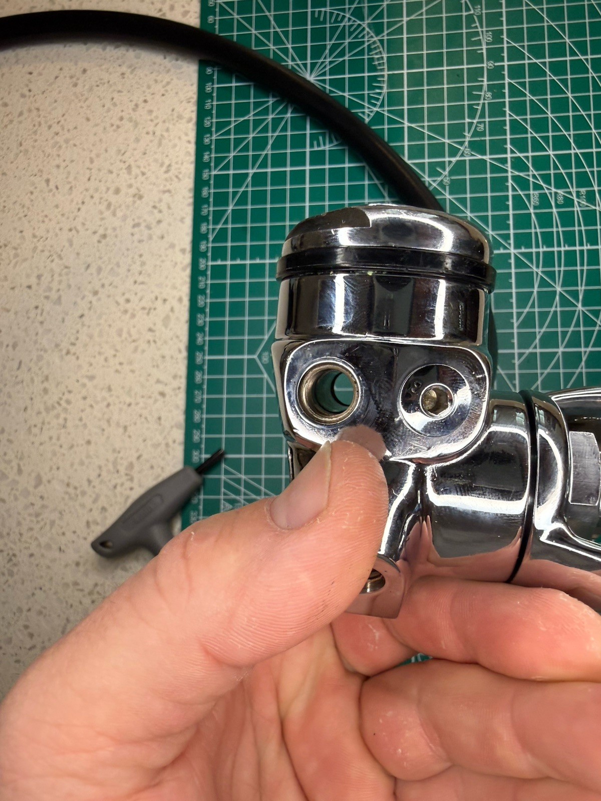 Mares MR22 Abyss DFC Scuba Diving Regulator - Yoke