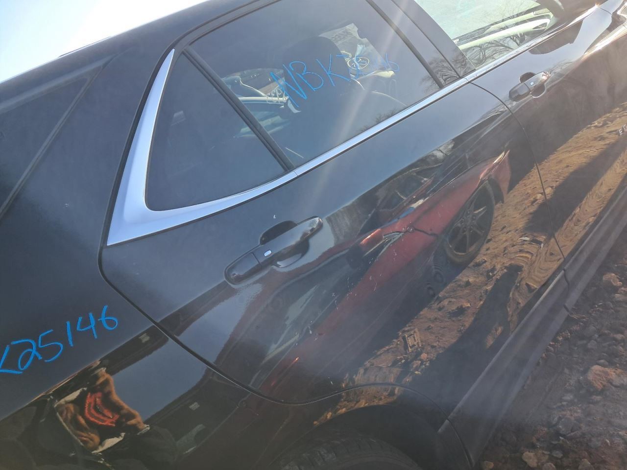 EQUINOX 2018 Glove Box 4894799