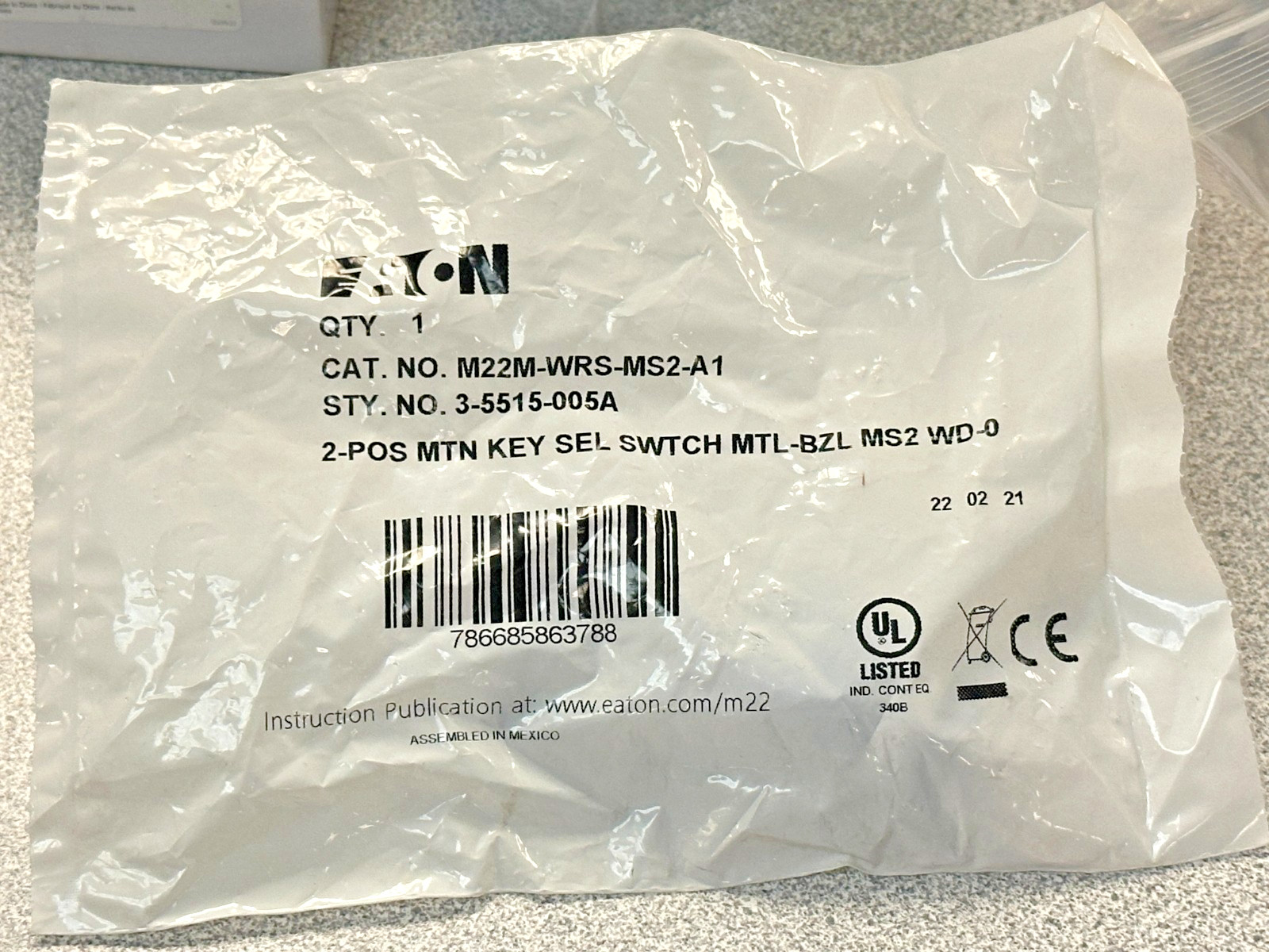 NEW EATON M22M-WRS-MS2-A1 2 POSITION MAINTAINED KEY SELECTOR SWITCH 22.5MM