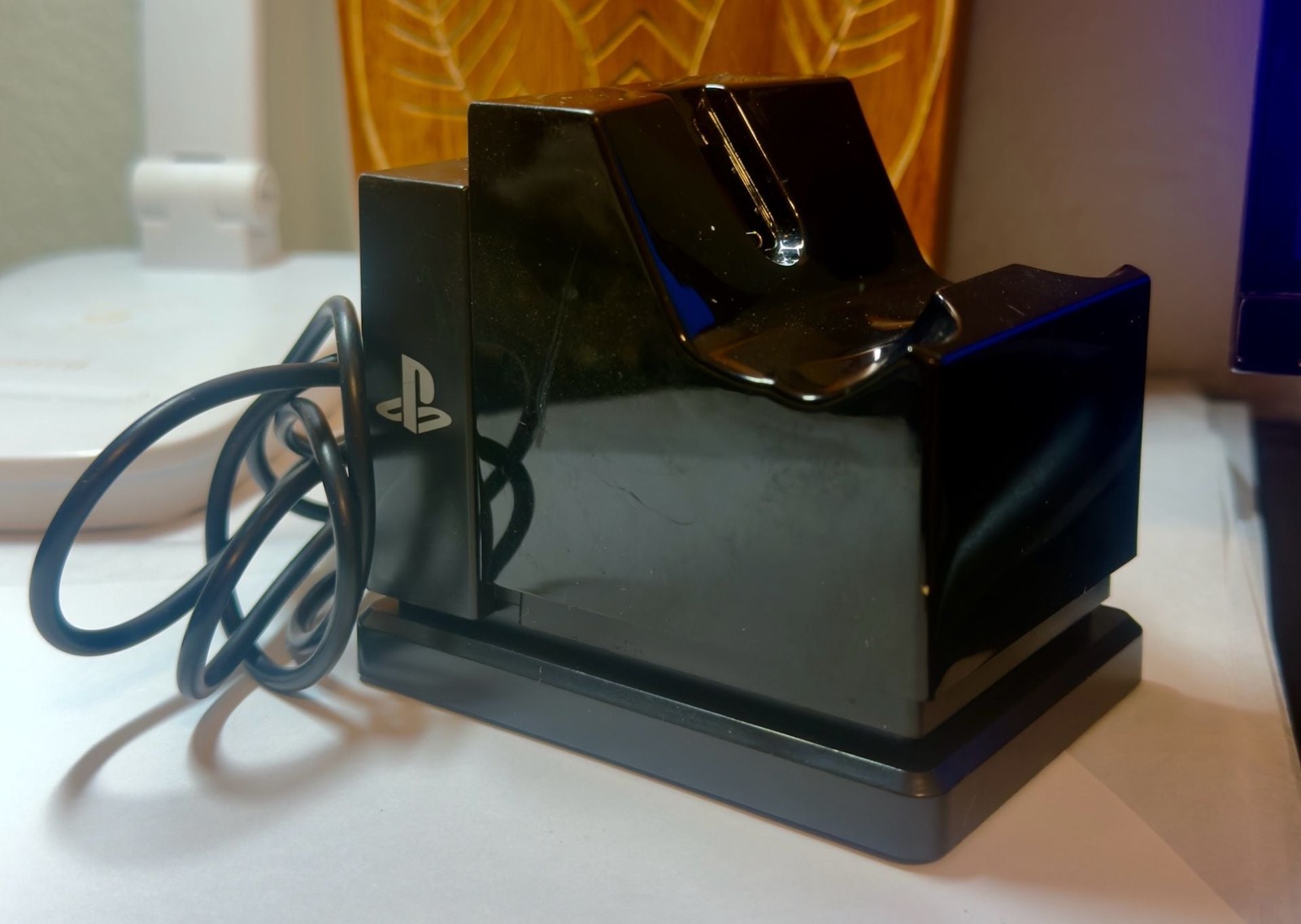PowerA Charging Stand for PlayStation 4 (Model 1346333-01)
