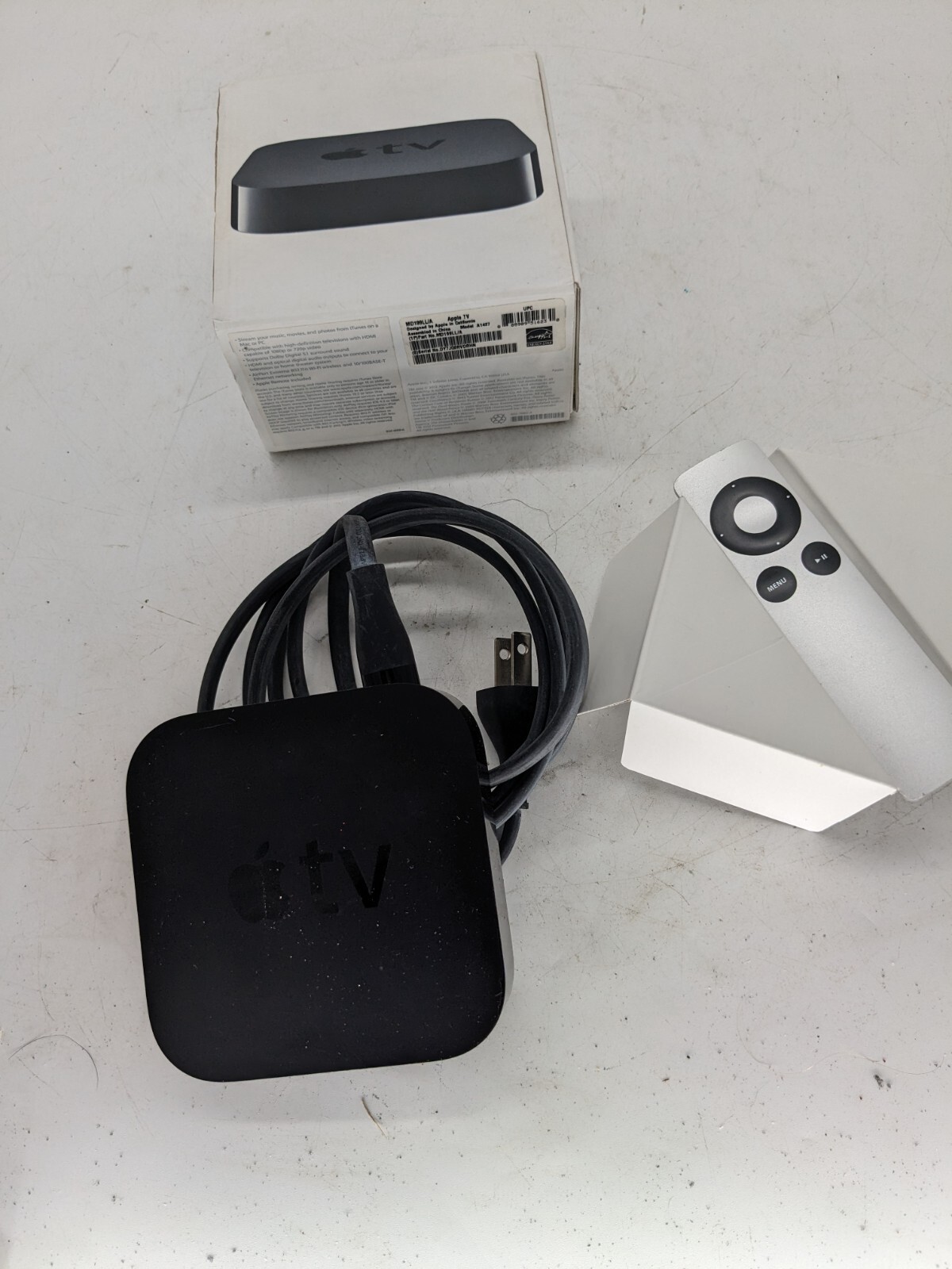 Apple TV 3rd Generation HDMI 1080p FHD Media Streamer - Black   C1
