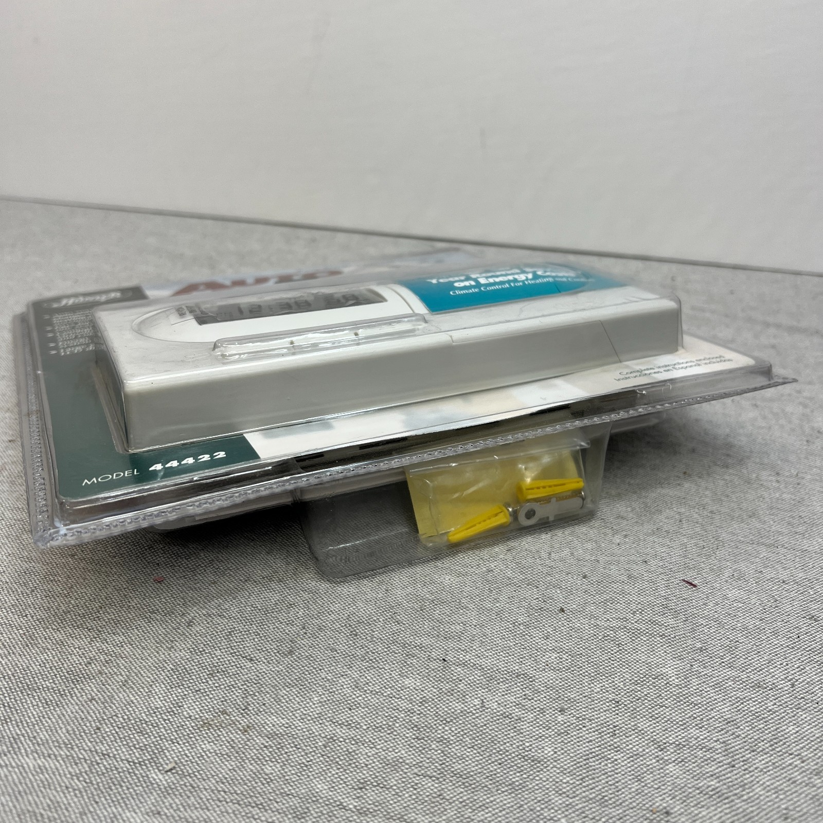Hunter Auto Temp Plus Programmable Digital Thermostat Model #44422 Sealed