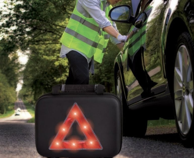 Smartgear 7 Piece Roadside Emergency Kit