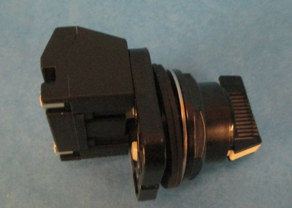 Toggle switchG3