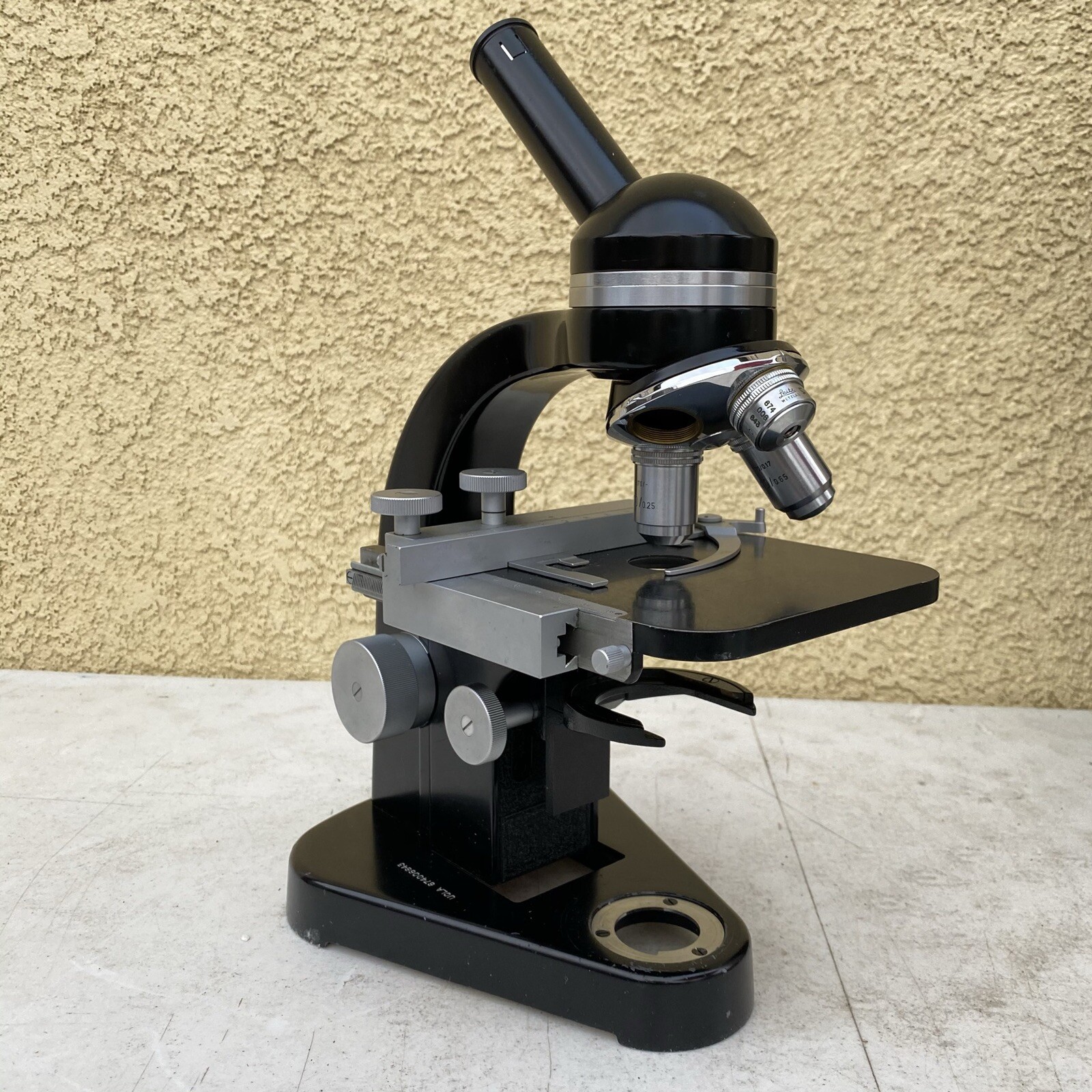 Ernst Leitz Wetzlar Laboratary Microscope Germany W/ Three Lenses, Case & Slides