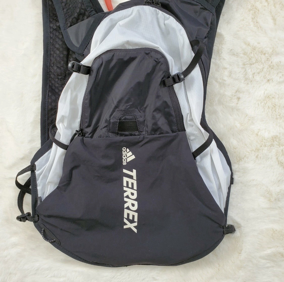 New W/O Tags ADIDAS Terrax LARGE HYDRATION VEST/BACKPACK - BLACK/WHITE