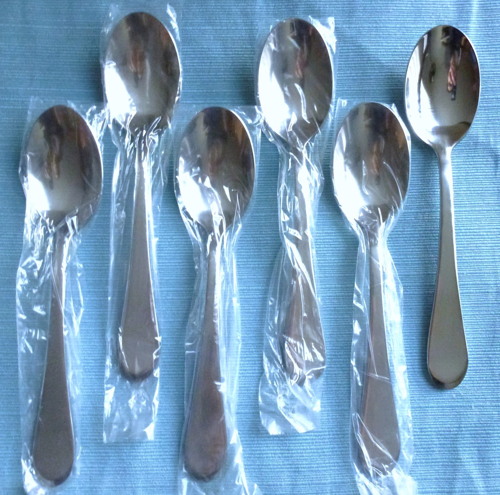 New Oneida ICARUS Glossy Set of 6 Lg Oval Soup Spoons Stainless Flatware(7 7/8")