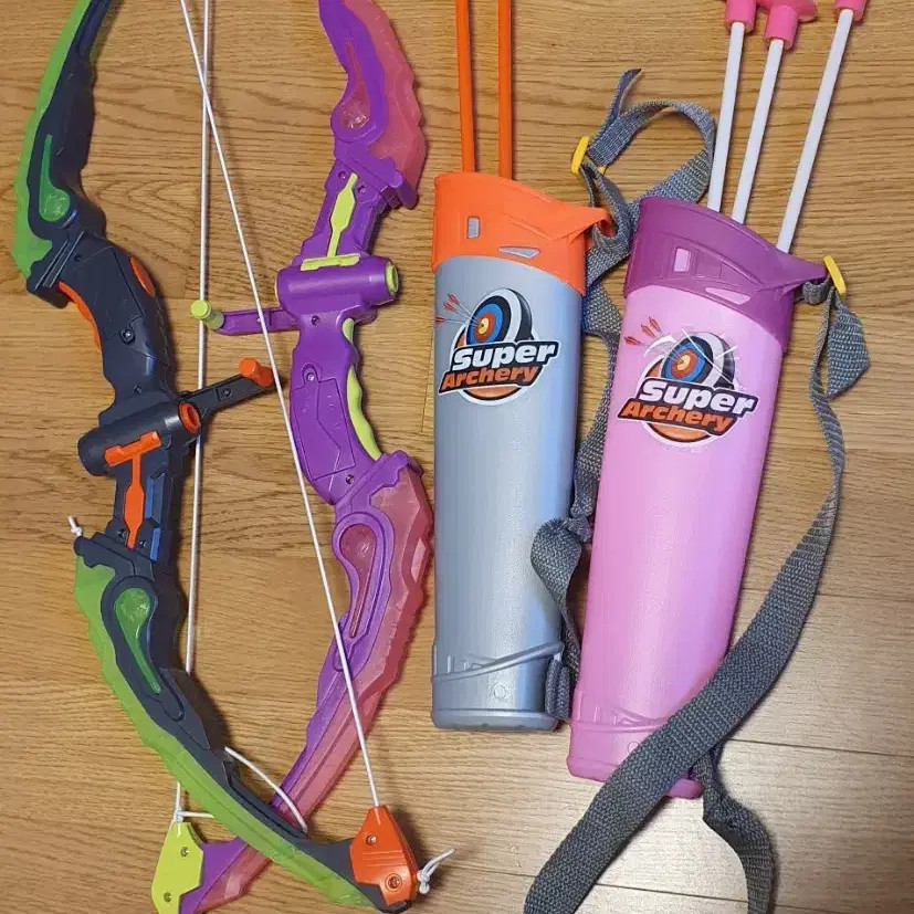 Toy Bow and Arrows Set, Kids Play, Includes 2 Bows and 2 Quivers, 1 Arrow Broken