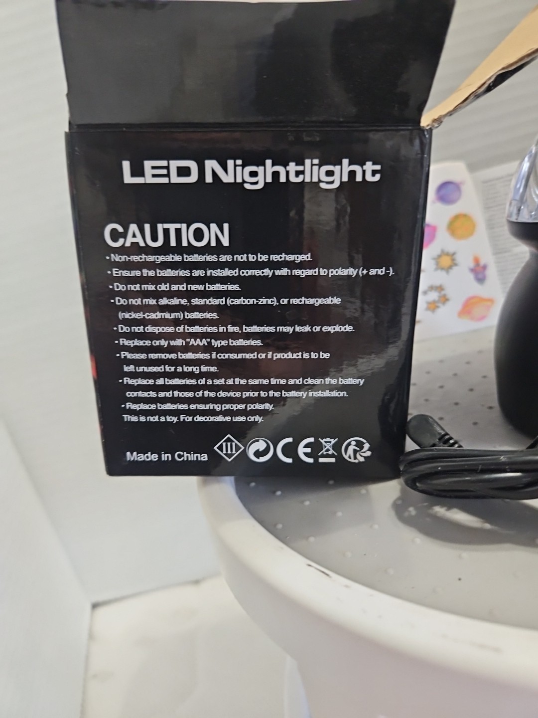 LED NIGHT LIGHT USES USB INCLUDED