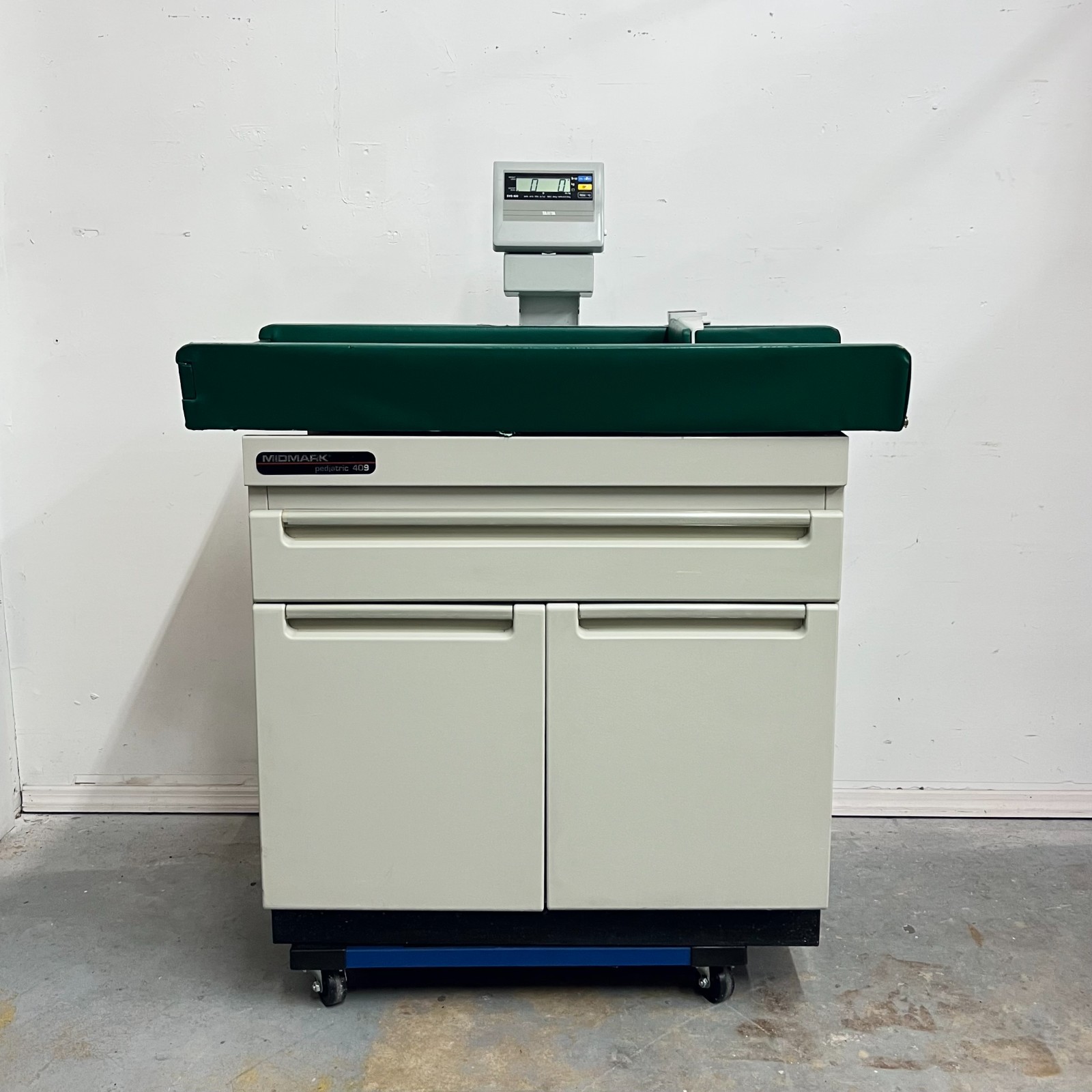 Midmark 409 Pediatric Manual Examination Table New Upholstery Any Color