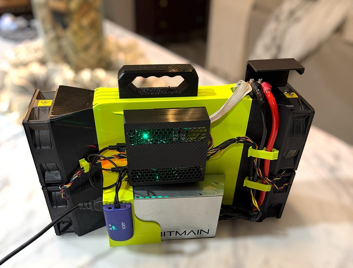 BITMAIN ANTMINER S19 XP HOME MINER BITCOIN 110V 120V 35+TH/S LOKI LIME W/ WIFI
