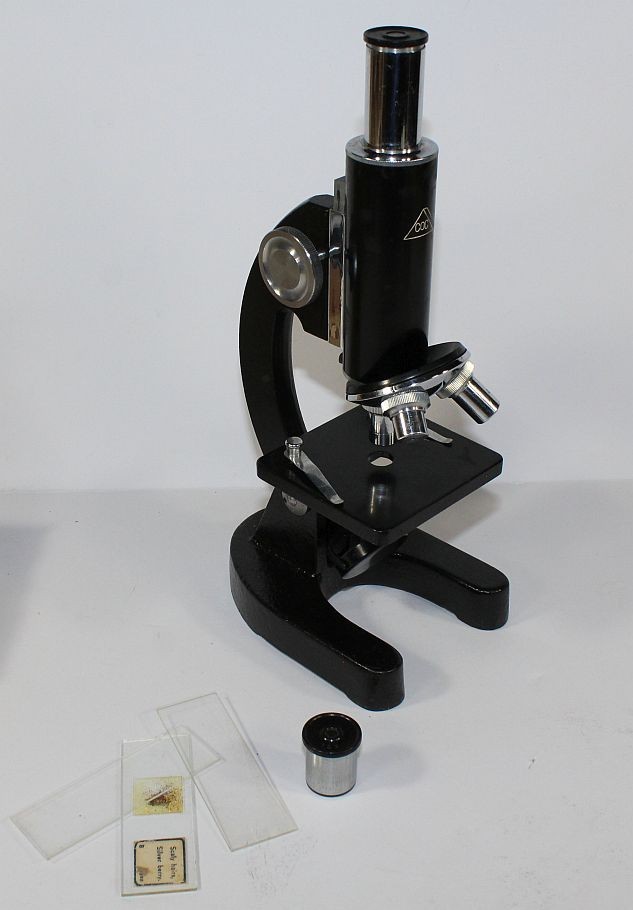 Vintage COC Microscope Carton Optical Co 8x 20x 40x w/original cardboard box