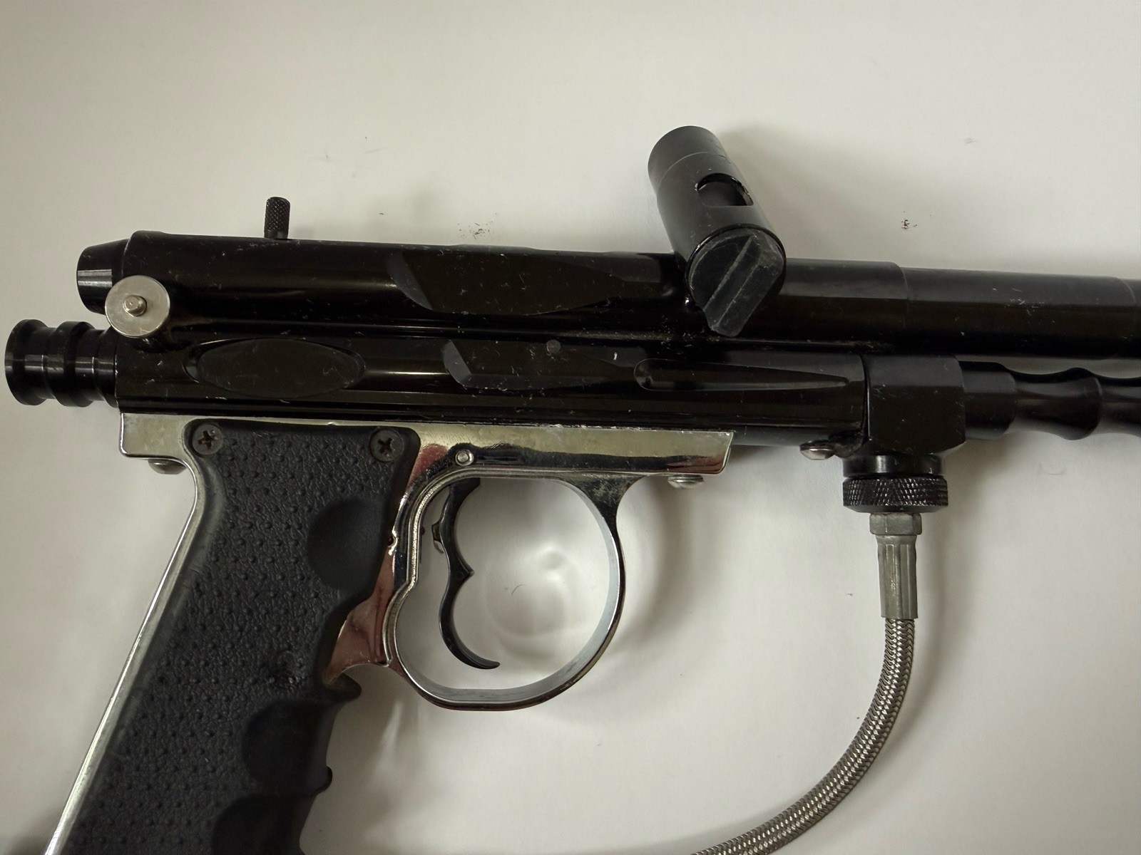 32 DEGREES REBEL DELUXE BLACK PAINTBALL MARKER
