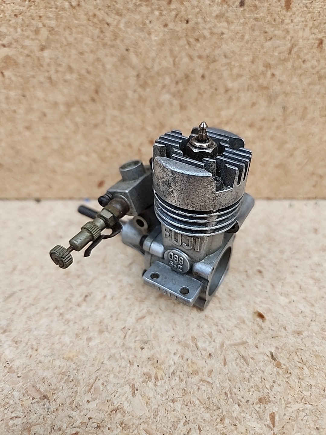 Rare Vintage Japanese Fuji 099 S Stunt Glow Model Engine S II Untested